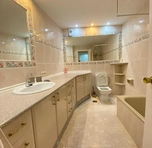 Lägenhet Lovely 1 Bedroom With Sea Views And Pool Estepona