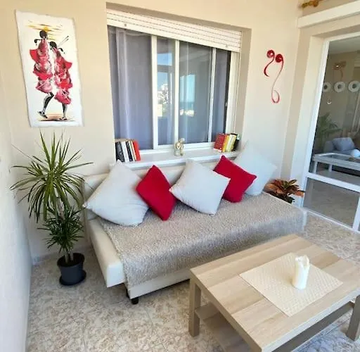 Lovely 1 Bedroom With Sea Views And Pool