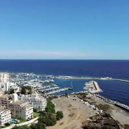 Apartamento Lovely 1 Bedroom With Sea Views And Pool