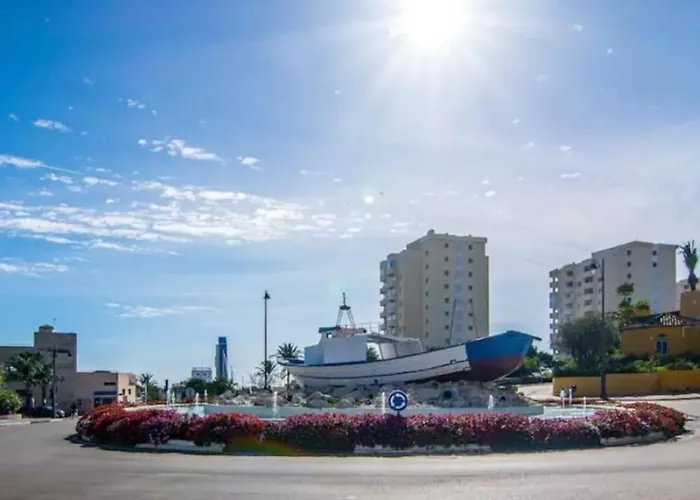 Lovely 1 Bedroom With Sea Views And Pool *