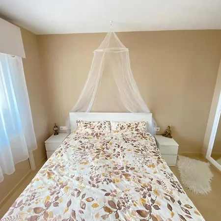 Lovely 1 Bedroom With Sea Views And Pool אסטפונה