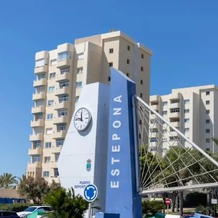 Lovely 1 Bedroom With Sea Views And Pool Daire *